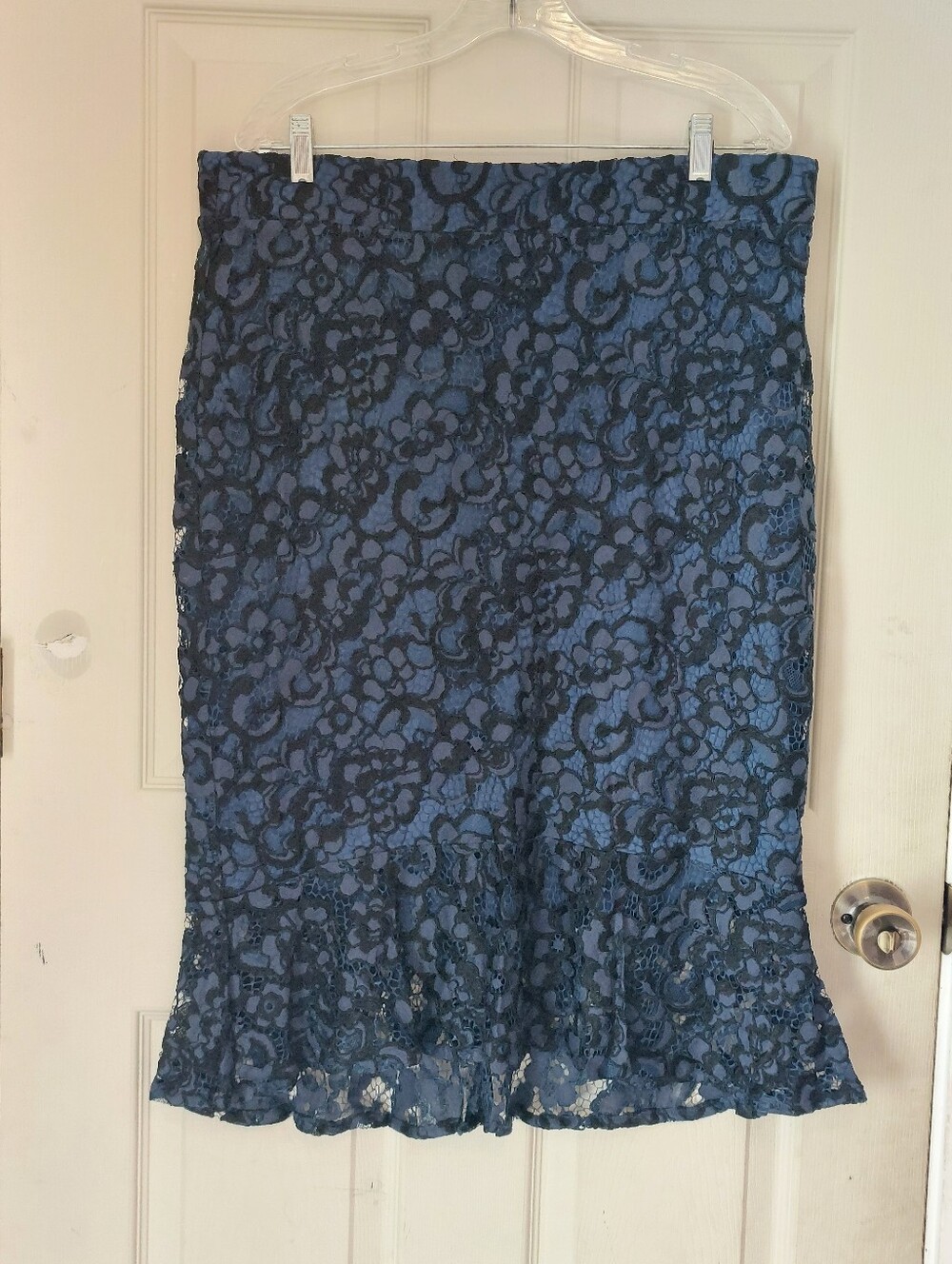 Lane Bryant Navy Blue Lace Broacade Mermaid Skirt Fully Lined Size 16